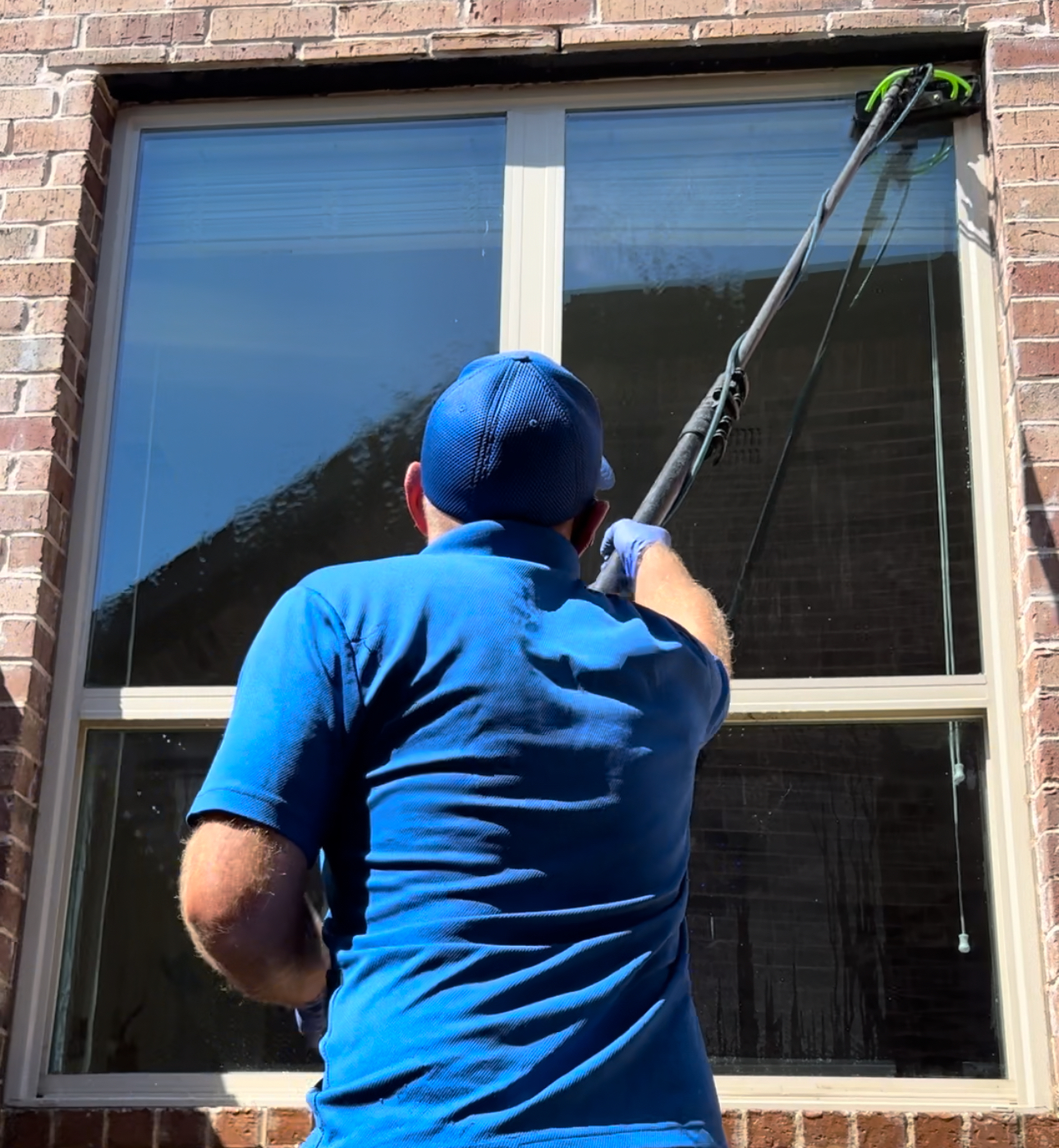 Window Cleaniong Residential Window Cleaning in DFW | BluLadder